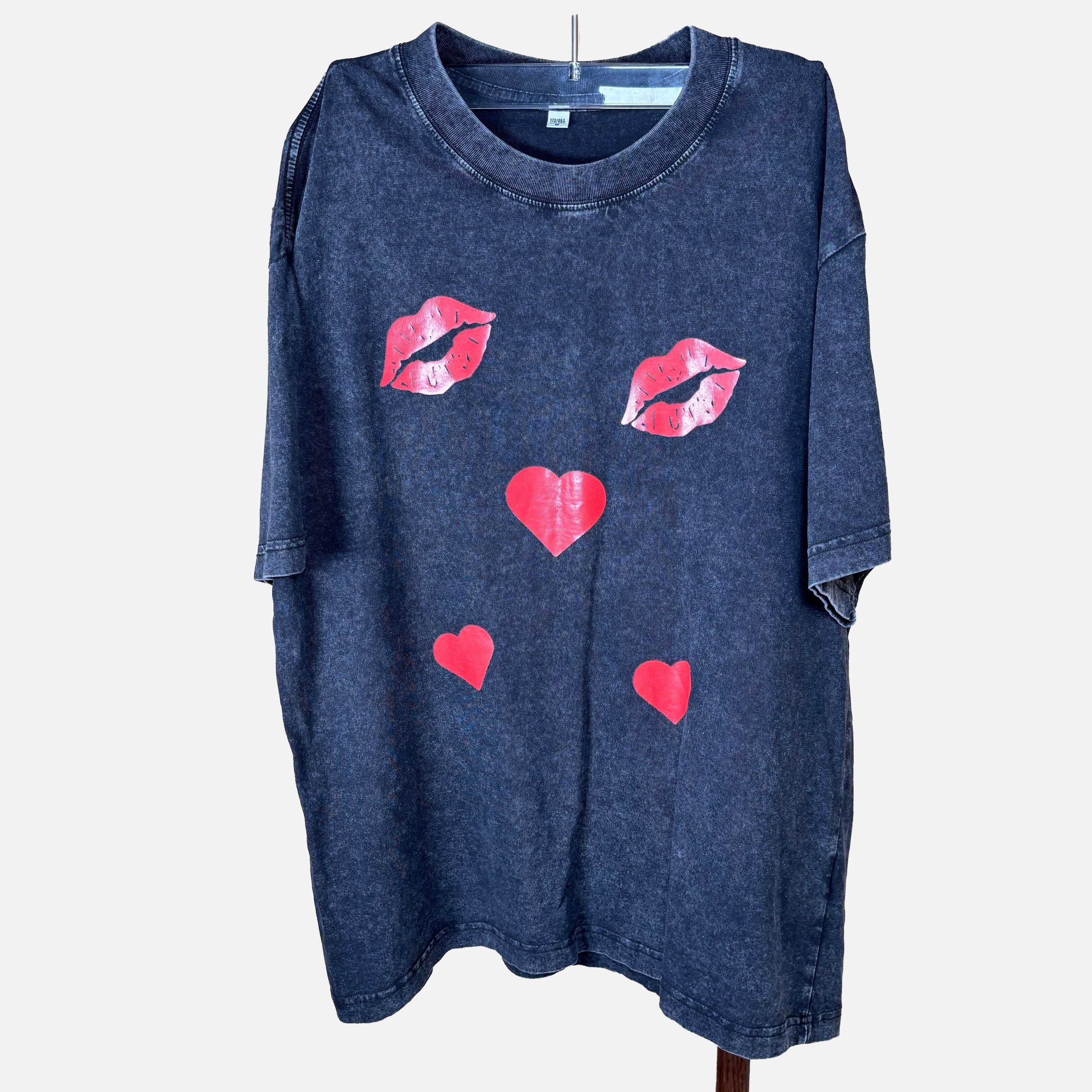 Vintage Washed Heart & Kiss Graphic T-Shirt